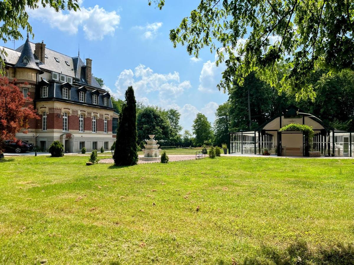 Chateau De Moliens Exterior photo